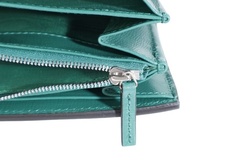 GUCCI 401231 1147 GREEN SERPENTI BUCKLE, WITH DUST COVER & BOX