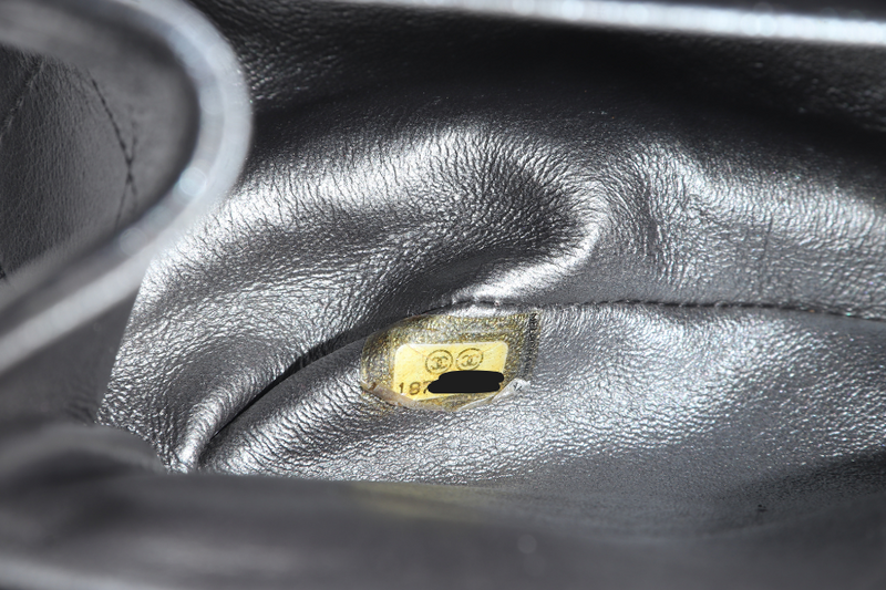 CHANEL CLASSIC FLAP JUMBO BLACK LAMBSKIN SILVER HARDWARE (1879xxxx) NO CARD, WITH DUST COVER AND BOX