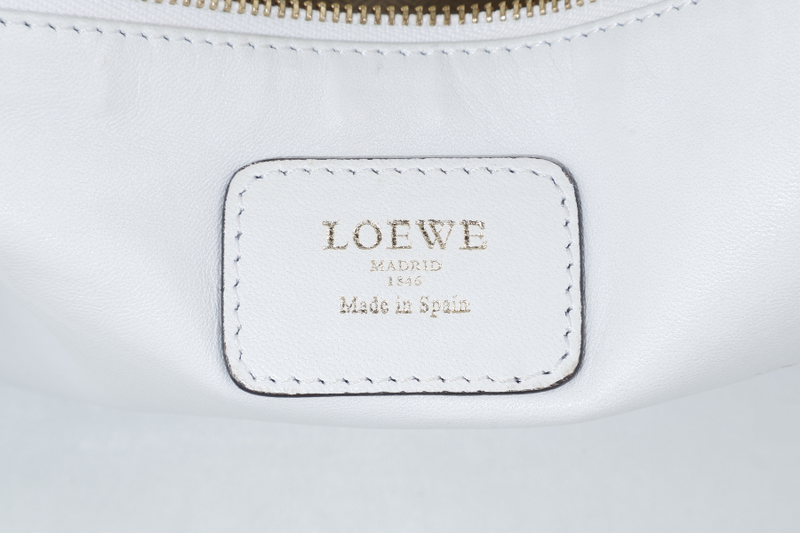 LOEWE AMAZONA 36 WHITE CALF LEATHER GOLD HARDWARE WITH DUST COVER