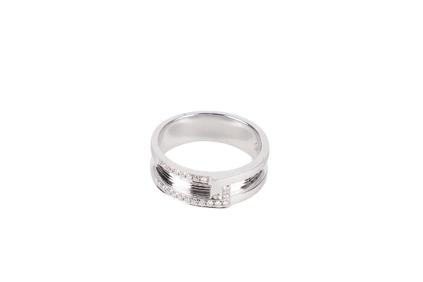 LOVE & CO DIAMOND RING 18K WG SIZE 52 4.6G