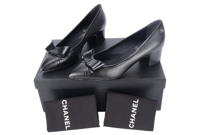 CHANEL BLACK LEATHER BOW CC PUMPS SIZE 36C WITH DUST COVER AND BOX