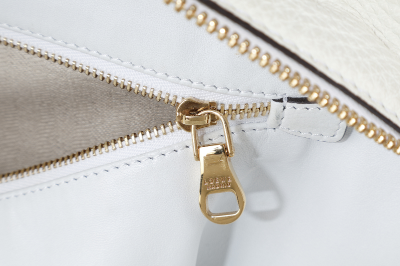 LOEWE AMAZONA 36 WHITE CALF LEATHER GOLD HARDWARE WITH DUST COVER