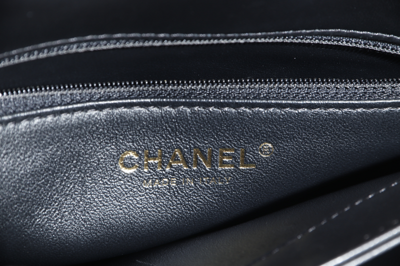 CHANEL TRENDY CC (2752xxxx) MEDIUM BLACK LAMBSKIN GOLD HARDWARE WITH CARD AND DUST COVER