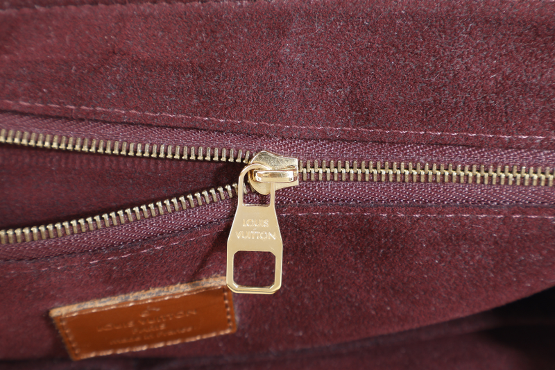 LOUIS VUITTON GREENWICH DAMIER EBENE CANVAS GOLD HARDWARE WITH STRAPS, LOCK&KEYS AND DUST COVER