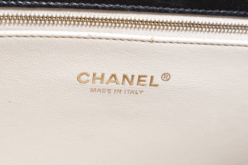 CHANEL STITCHED LAMBSKIN COCO LUXE MEDIUM FLAP BAG BLACK GOLD HARDWARE WITH CARD NO DUST COVER