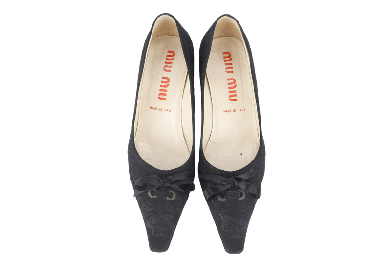 MIU MIU BLACK BOW PUMPS SIZE 38.5