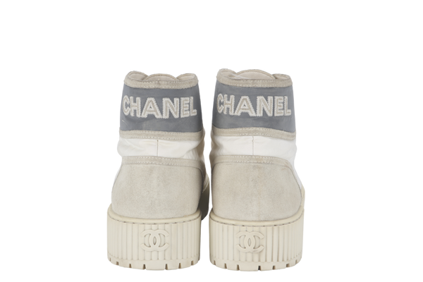 CHANEL SPORTS STREET STYLE HANDMADE LOGO SNEAKERS WHITE SIZE 41 WITH DUST COVER