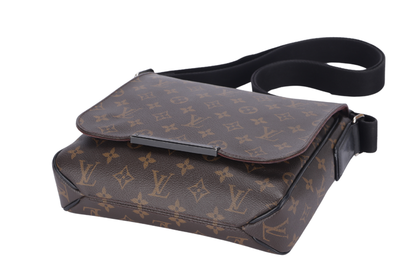 LOUIS VUITTON (M40935) DISTRICT PM MONOGRAM CANVAS MESSENGER BAG NO DUST COVER