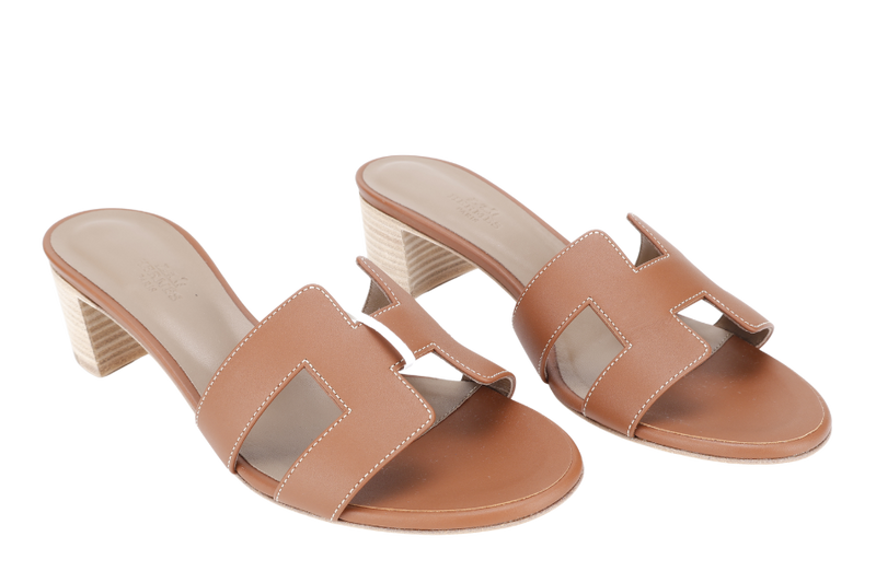 HERMES OASIS SANDAL SIZE 38.5 GOLD COLOR WITH DUST COVER AND BOX