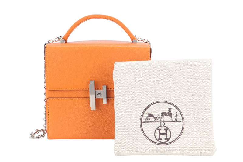 HERMES CINHETIC APRICOT COLOR CHEVRE LEATHER SILVER HARDWARE STAMP C (YEAR 2018) WITH DUST COVER
