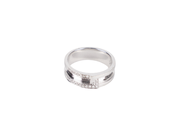 LOVE & CO DIAMOND RING 18K WG SIZE 52 4.6G