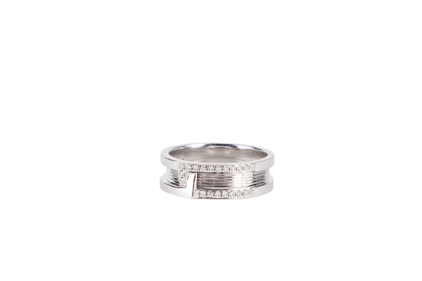 LOVE & CO DIAMOND RING 18K WG SIZE 52 4.6G