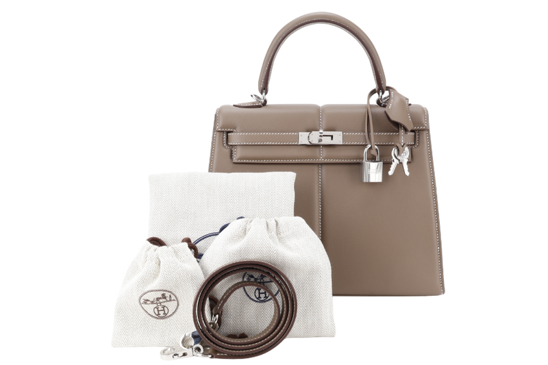 HERMES KELLY 25 PADDED SELLIER STAMP U (YEAR 2022) ETOUPE SWIFT LEATHER SILVER HARDWARE WITH STRAP, KEYS, LOCK AND DUST COVER