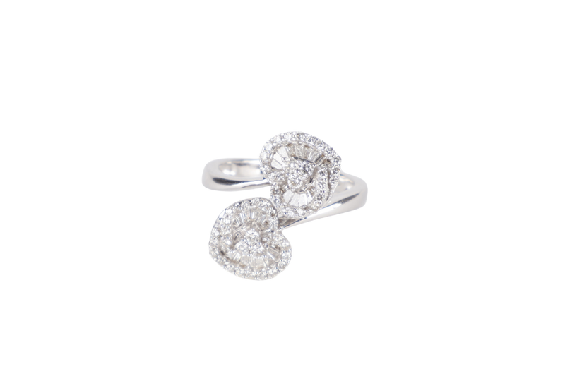 RING 750WG WITH DIAMOND 4.1GM