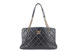 CHANEL QUILTED MATELASSE LAMBSKIN CC LOGO SHOULDER BAG GOLD HARDWARE (1739xxxx) NO DUST COVER