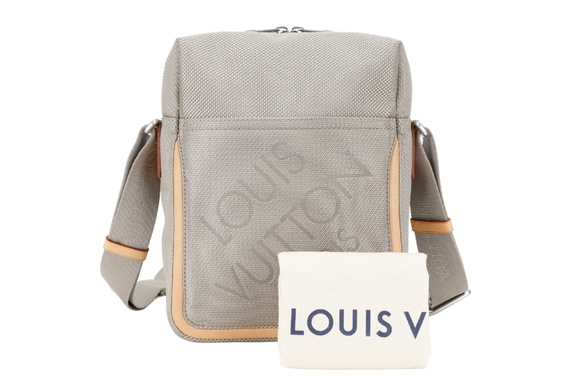 LOUIS VUITTON CITADIN PM MESSENGER TERRE DAMIER GEANT CANVAS SILVER HARDWARE WITH DUST COVER
