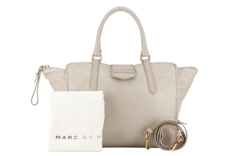 MARC JACOB TOTE BEIGE LARGE CALF LEATHER GOLD HARDWARE WITH DUST COVER