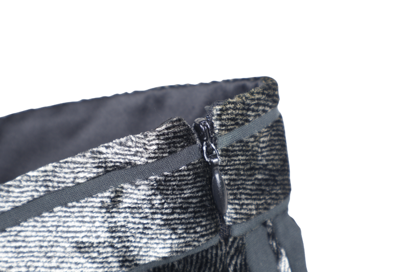GIORGIO ARMANI LONG STRIP BLACK PANTS SIZE 40