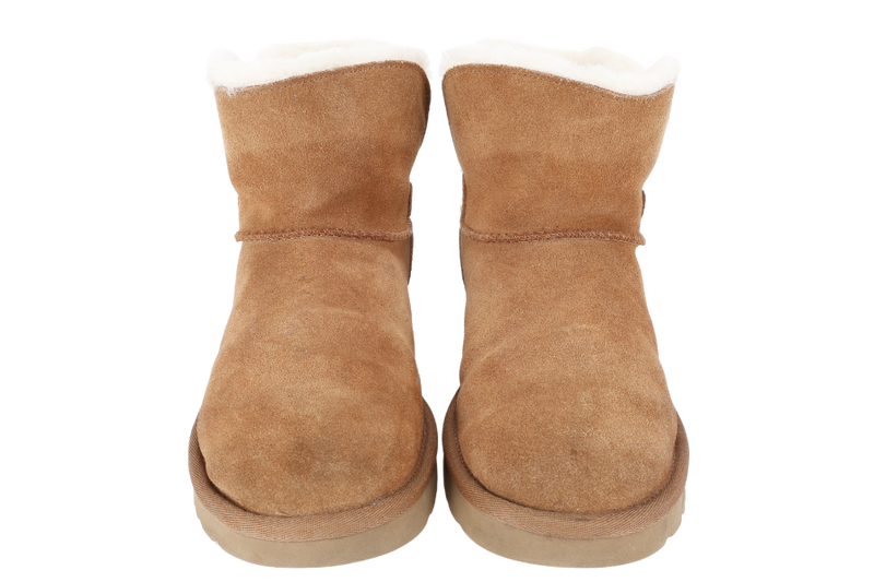 UGG KAREL CLASSIC BOOTS WOMEN SIZE 9 US WITH BOX