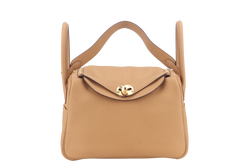 HERMES LINDY 26 BISCUIT CLEMENCE LEATHER GOLD HARDWARE STAMP B (YEAR 2023) WITH DUST COVER