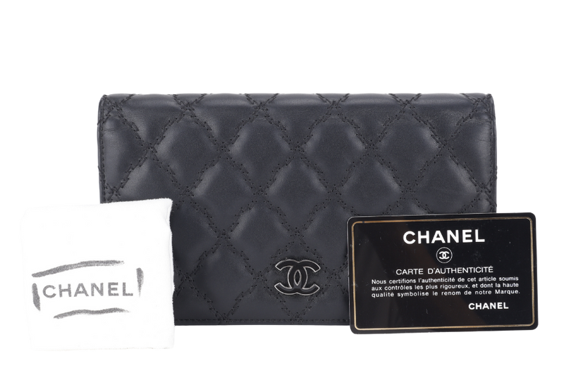 CHANEL QUILTED WALLET (2005xxxx) BLACK LAMBSKIN LEATHER SILVER HARDWARE WITH CARD AND DUST COVER