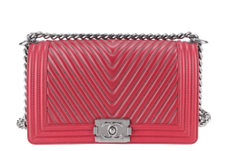 CHANEL LEBOY RED CHEVRON WITH GLITTERS LINE SILVER HARDWARE (2038xxxx) WITH CARD AND BOX