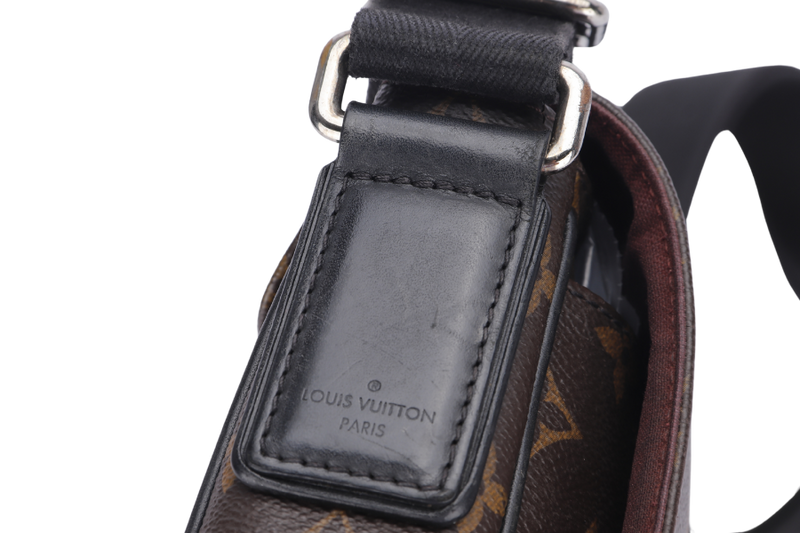 LOUIS VUITTON (M40935) DISTRICT PM MONOGRAM CANVAS MESSENGER BAG NO DUST COVER