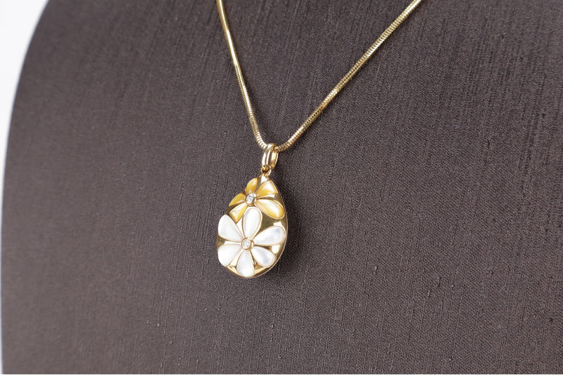 CTF 18K YG MOP PENDANT 5G