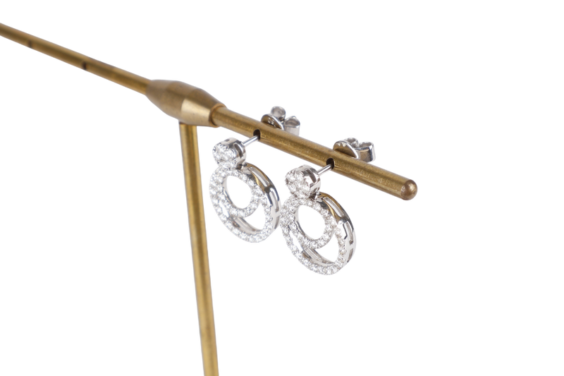 K18 750 WHITE GOLD EARRINGS WITH DIAMONDS