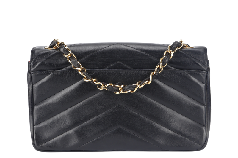 CHANEL VINTAGE CHEVRON FLAP (335xxxx) MEDIUM BLACK LAMBSKIN LEATHER GOLD HARDWARE NO DUST COVER