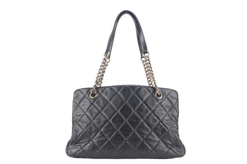 CHANEL QUILTED MATELASSE LAMBSKIN CC LOGO SHOULDER BAG GOLD HARDWARE (1739xxxx) NO DUST COVER