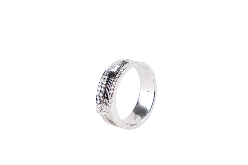 LOVE & CO DIAMOND RING 18K WG SIZE 52 4.6G