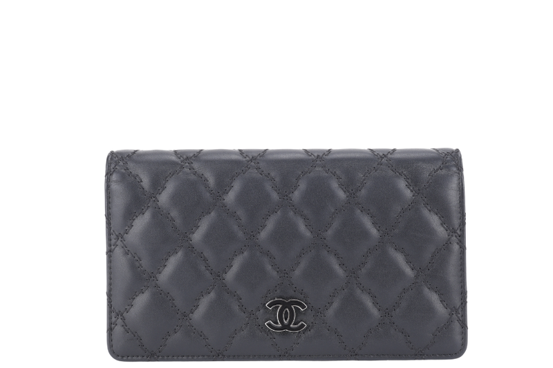 CHANEL QUILTED WALLET (2005xxxx) BLACK LAMBSKIN LEATHER SILVER HARDWARE WITH CARD AND DUST COVER