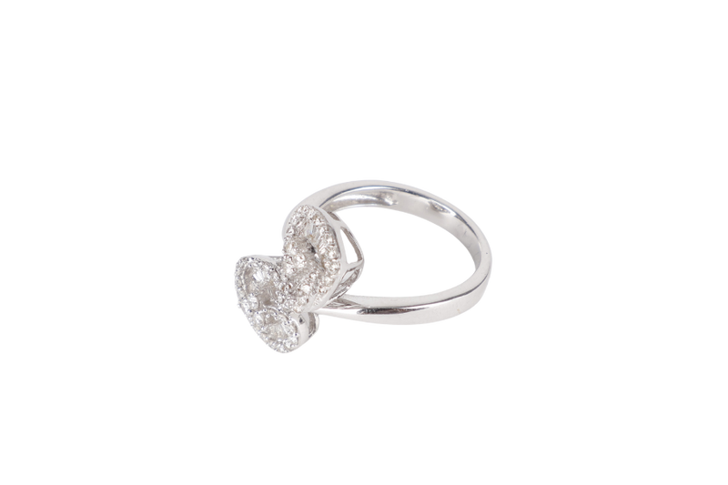 RING 750WG WITH DIAMOND 4.1GM