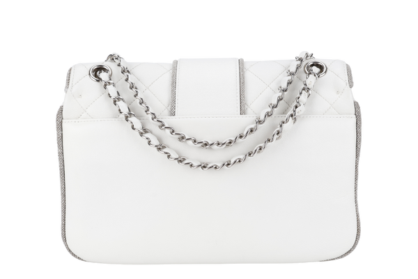 CHANEL WHITE QUILTED LEATHER GLITTER TRIM EDGE SHOULDER BAG SILVER CHAIN 2718xxxx WITH CARD, DUST COVER AND BOX