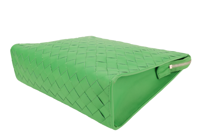 BOTTEGA VENETA CLUTCH GREEN INTRECCIATO LEATHER WITH DUST COVER