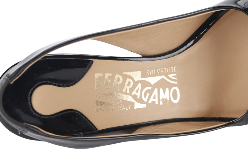 SALVATORE FERRAGAMO WEDGES BLACK PATENT LEATHER SIZE 38