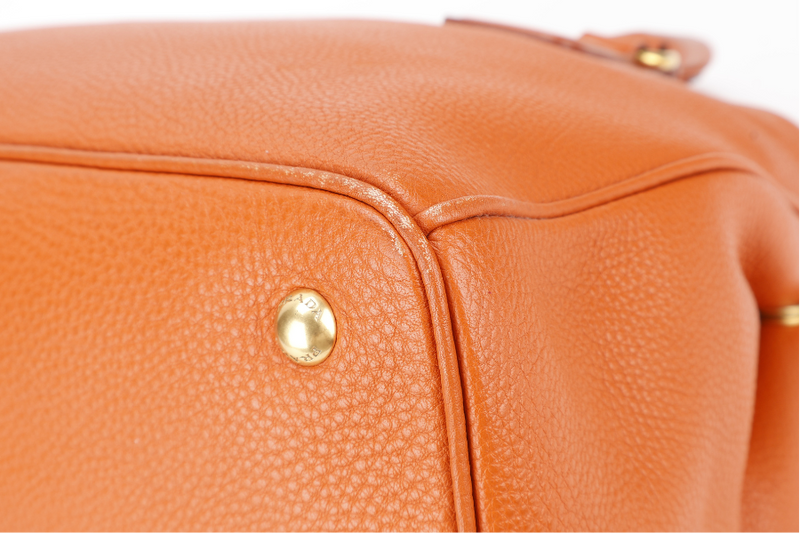 PRADA BN2579 VITELLO DAINO ZIP BAG ORANGE LEATHER GOLD HARDWARE WITH DUST COVER, LONG STRAPS AND CARD