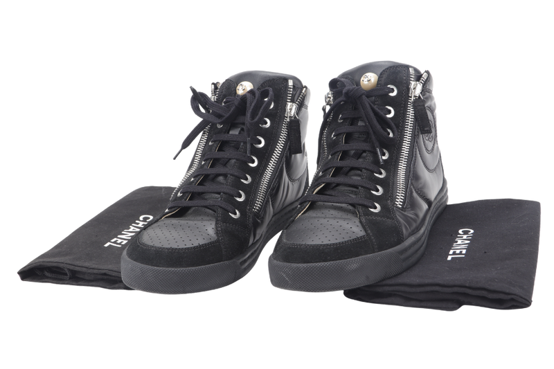 CHANEL BLACK LEATHER CC DOUBLE ZIP HIGH TOP SNEAKERS EU SIZE 38 WITH DUST COVER AND BOX