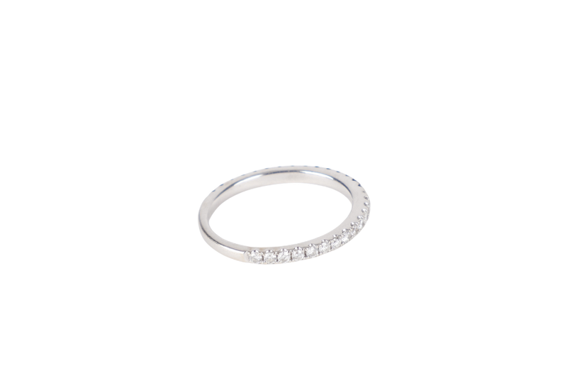 K18 WHITE GOLD RING WITH DIAMONDS AND SAPPHIRE SIZE 15