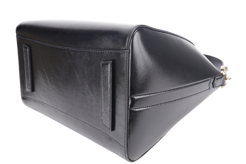 GIVENCHY ANTIGONA MEDIUM BLACK LEATHER GOLD HARDWARE WITH DUST COVER