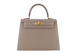 HERMES KELLY 25 SELLIER ETOUPE-BLUE ELECTRIQUE EPSOM, BRUSHED GOLD HARDWARE STAMP C (2018) WITH DUST COVER, LOCK, KEYS AND RAINCOAT