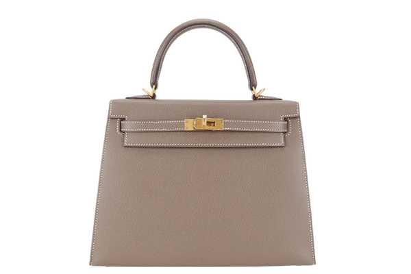 HERMES KELLY 25 SELLIER ETOUPE-BLUE ELECTRIQUE EPSOM, BRUSHED GOLD HARDWARE STAMP C (2018) WITH DUST COVER, LOCK, KEYS AND RAINCOAT