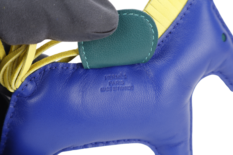 HERMES GRIGRI RODEO MM BLEU ELECTRIC MILO LAMBSKIN LEATHER WITH BOX