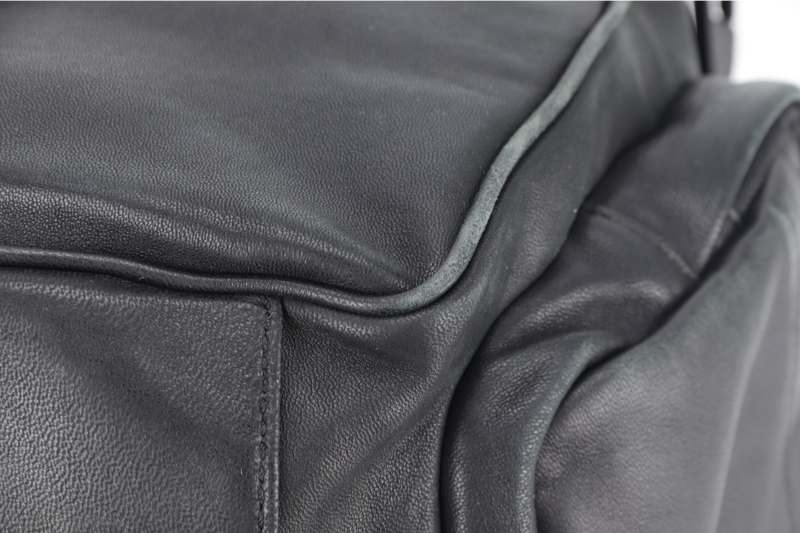 ALEXANDER WANG BLACK NAPPA LEATHER MESSENGER BAG WITH DUST COVER