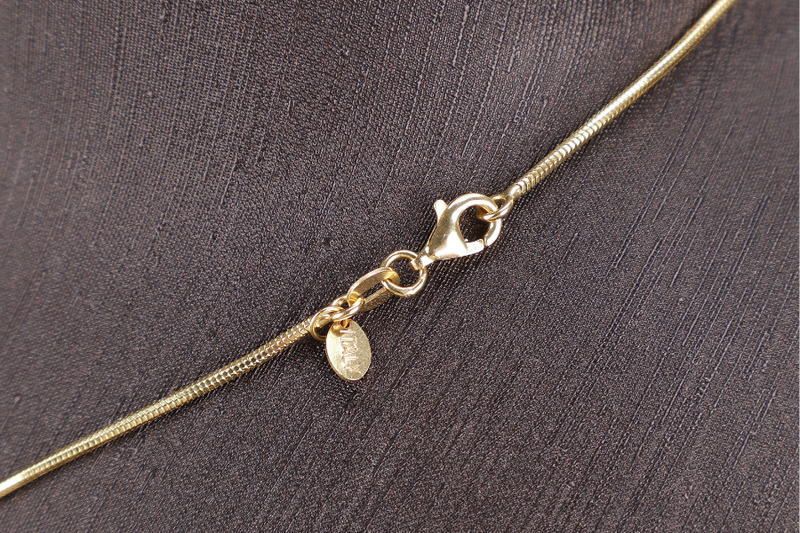 CTF 18K YG MOP PENDANT 5G