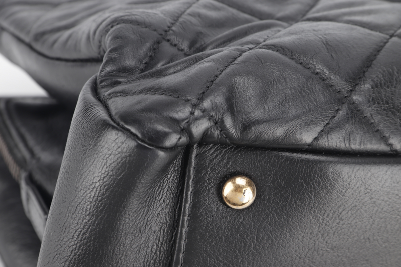 CHANEL QUILTED MATELASSE LAMBSKIN CC LOGO SHOULDER BAG GOLD HARDWARE (1739xxxx) NO DUST COVER