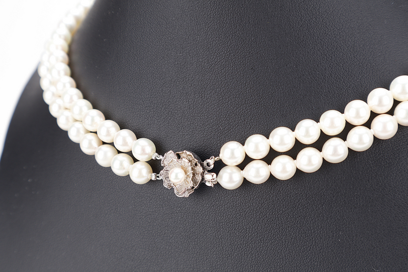 SILVER PEARL NECKLACE WITH CERTIFICATE AND BOX