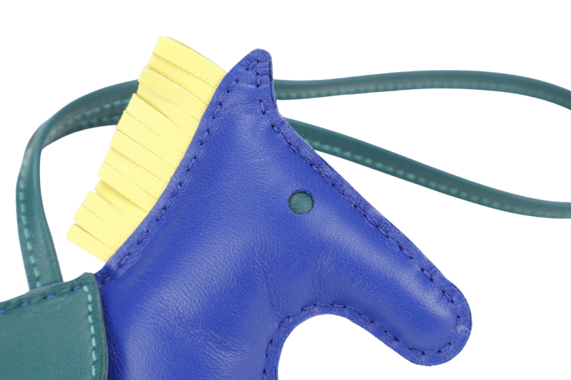 HERMES GRIGRI RODEO MM BLEU ELECTRIC MILO LAMBSKIN LEATHER WITH BOX