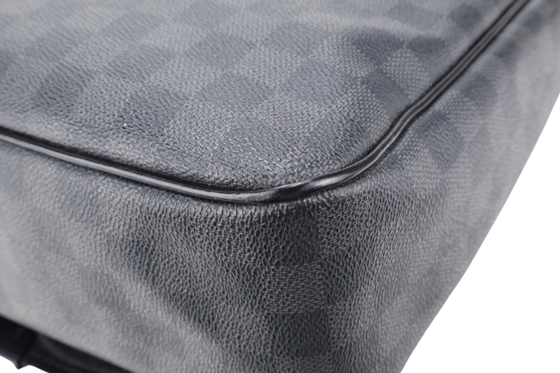 LOUIS VUITTON N58033 DANIEL MESSENGER BAG GM DAMIER GRAPHITE CANVAS SILVER HARDWARE NO DUST COVER